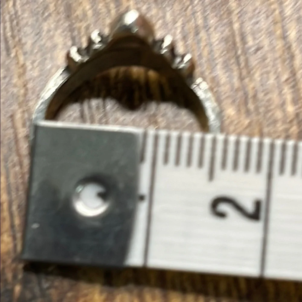 Silver Ring - Picture 4 of 5